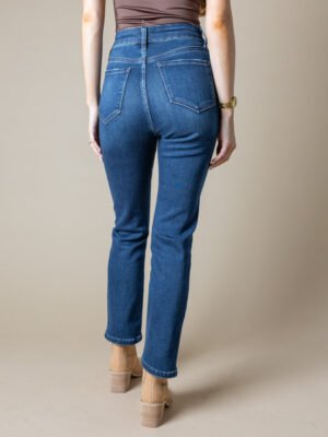 darkwash-jeans-3_5a11af0a-3c2b-4e8d-9d39-22234e429306.jpg